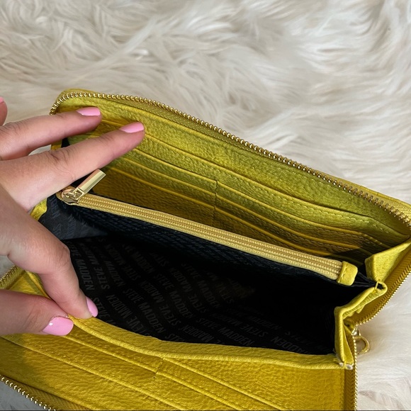 Steve Madden Neon Yellow Clutch/wristlet - Picture 8 of 10